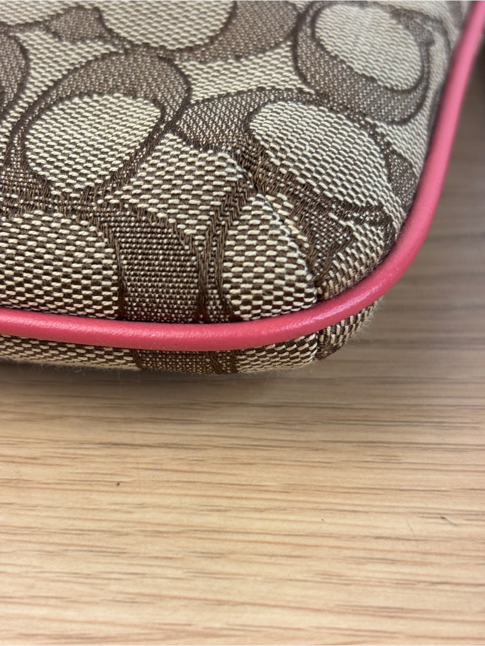 Coach Signature North/South Swing pack Crossbody Bag Outline Coral Pink LIKE NEW - Picture 13 of 13